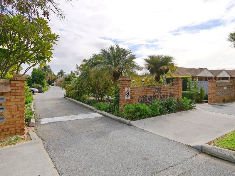 10/208 Burslem Drive, Maddington WA 6109