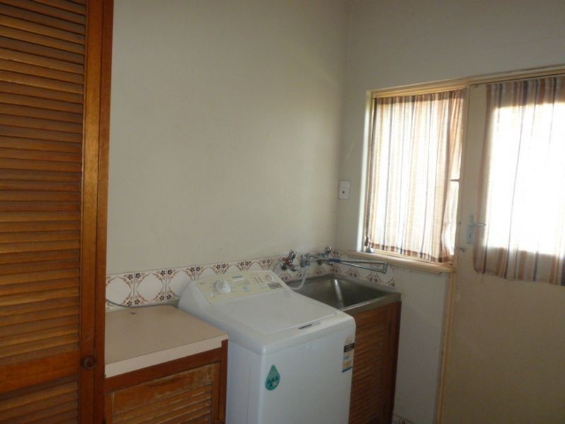 9 Staniland Street, Orange Grove WA 6109