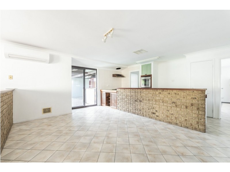 6 Challenger Drive, Thornlie WA 6108