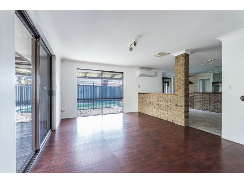 6 Challenger Drive, Thornlie WA 6108