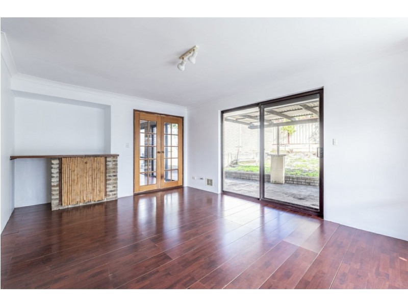 6 Challenger Drive, Thornlie WA 6108