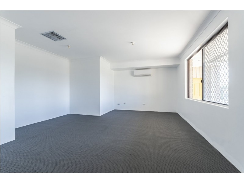 6 Challenger Drive, Thornlie WA 6108