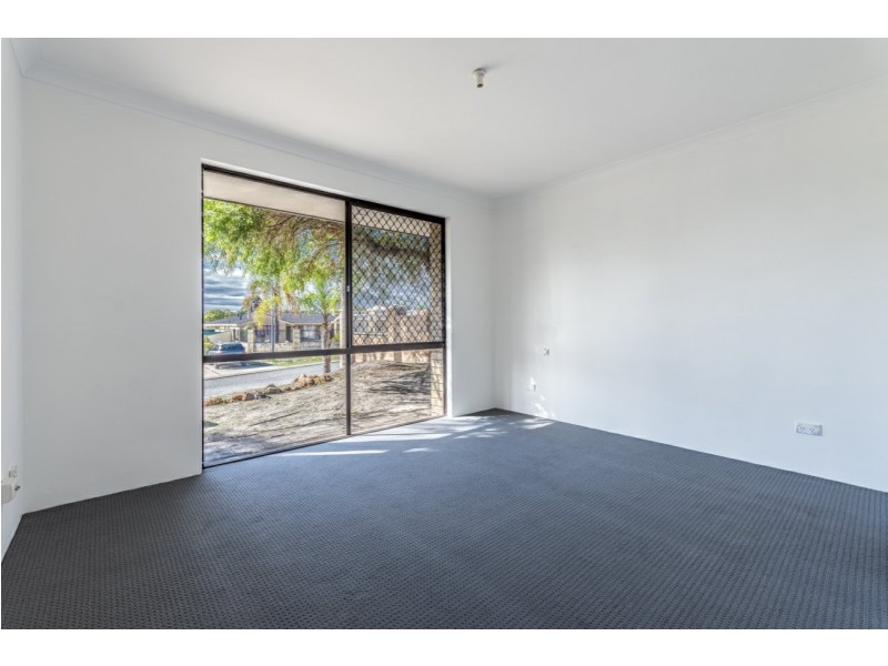 6 Challenger Drive, Thornlie WA 6108