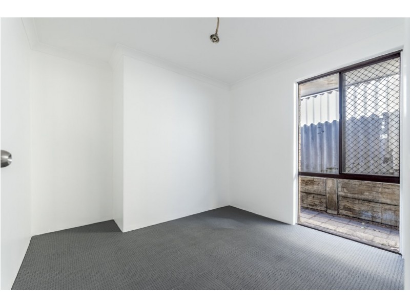 6 Challenger Drive, Thornlie WA 6108