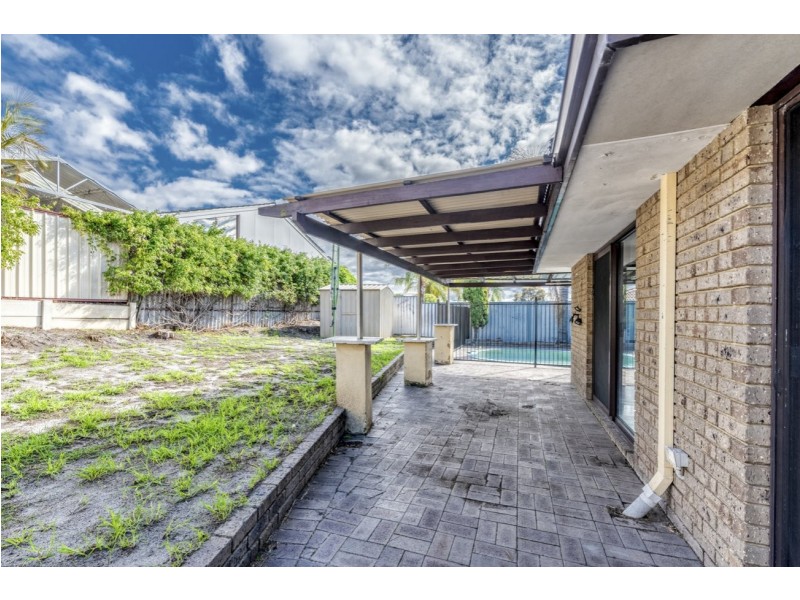 6 Challenger Drive, Thornlie WA 6108