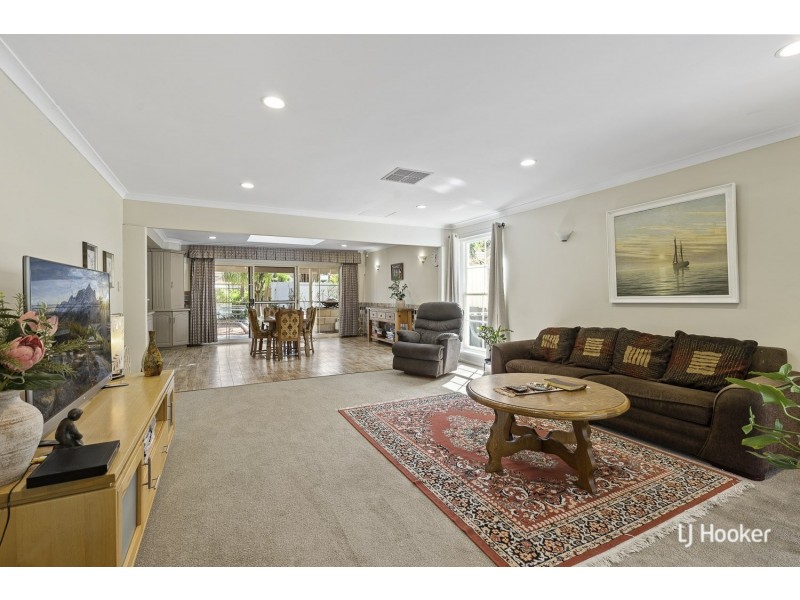 84 Regency Drive, Thornlie WA 6108