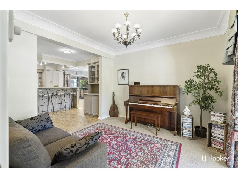 84 Regency Drive, Thornlie WA 6108