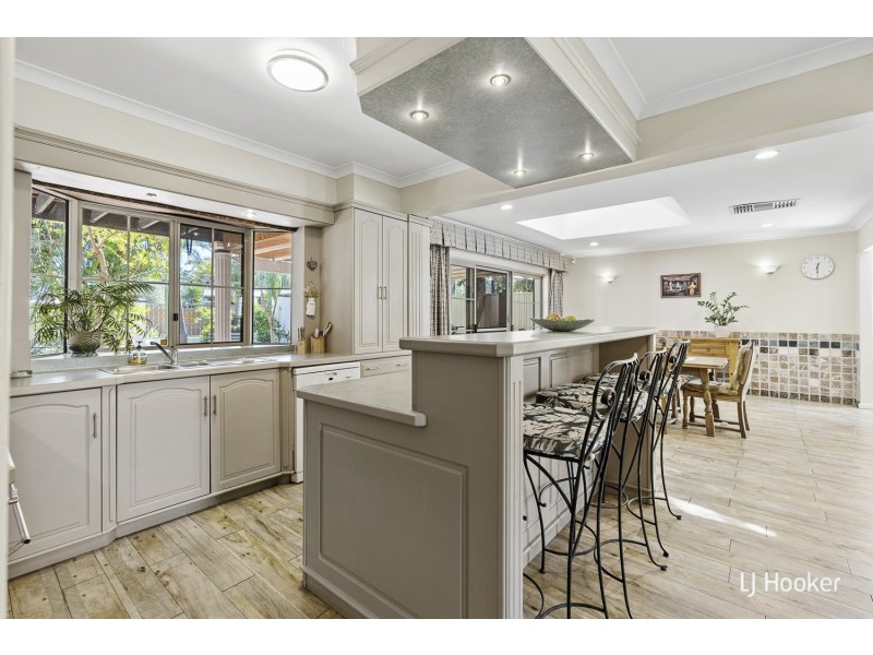 84 Regency Drive, Thornlie WA 6108