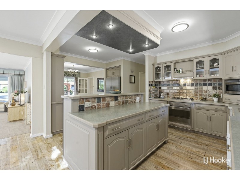 84 Regency Drive, Thornlie WA 6108