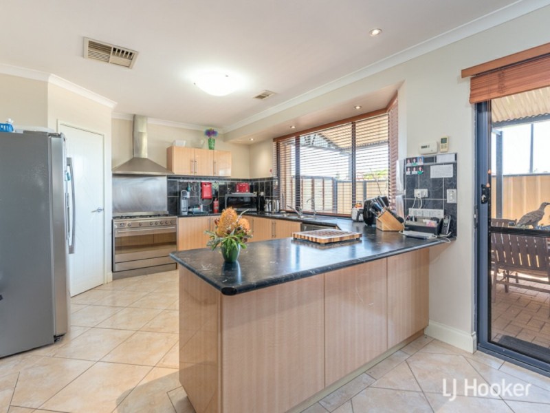 5 Jeremiah Way, Canning Vale WA 6155