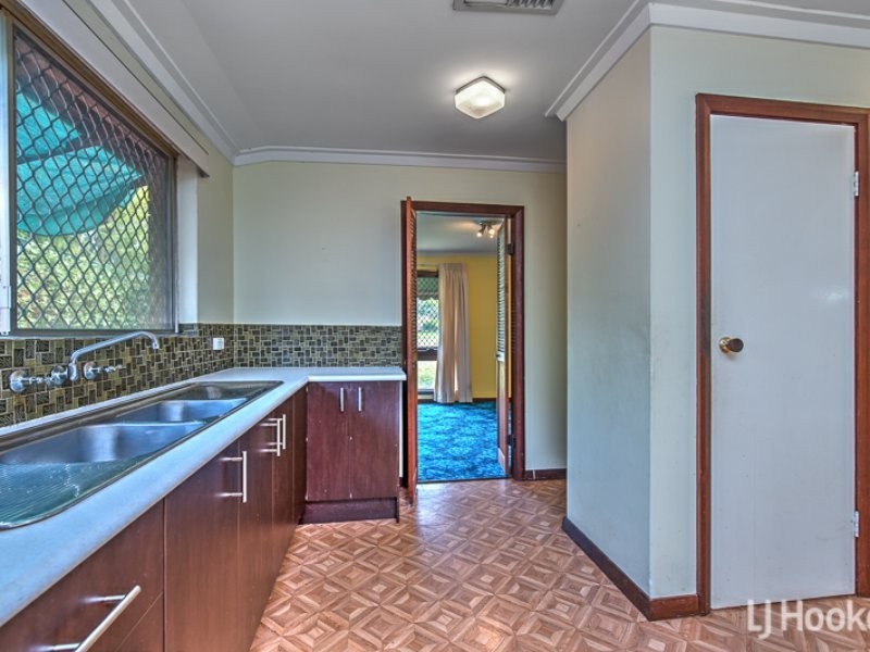 20 Regency Drive, Thornlie WA 6108