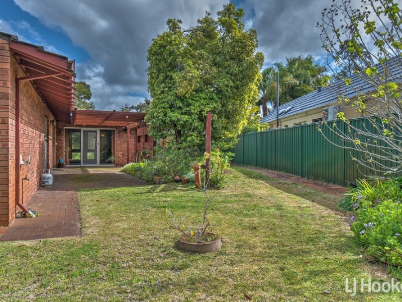 20 Regency Drive, Thornlie WA 6108