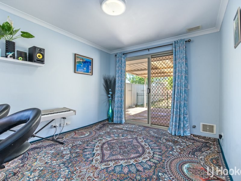 8 Bush Close, Beckenham WA 6107