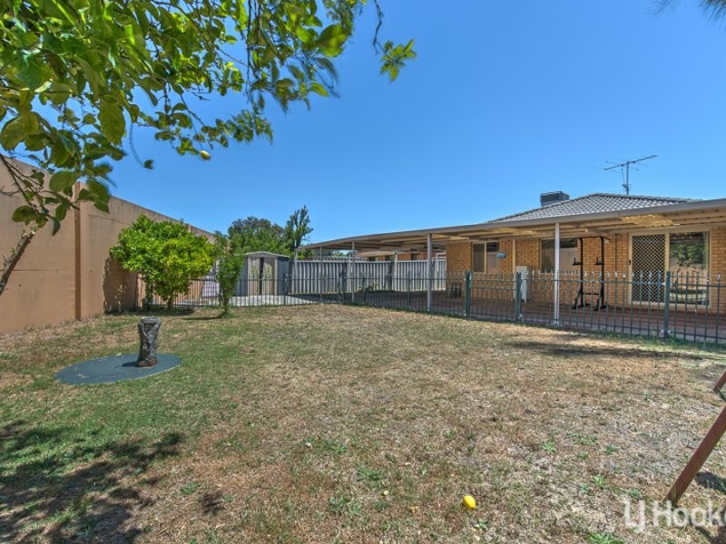 8 Bush Close, Beckenham WA 6107