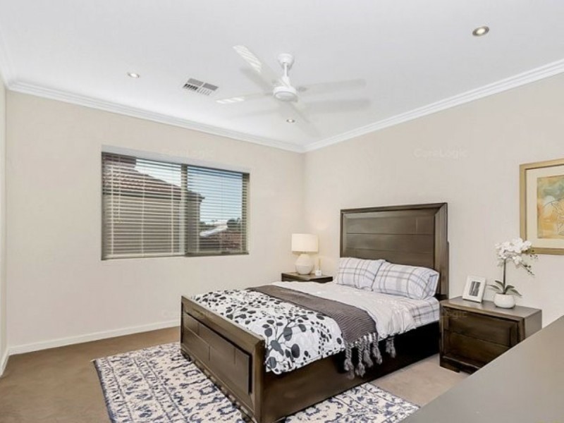 4 Arrowgrass Road, Canning Vale WA 6155