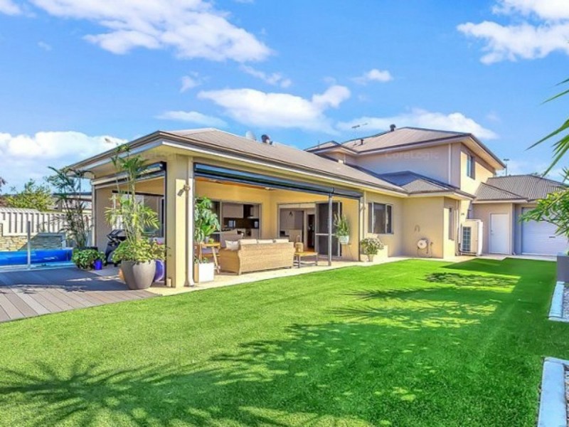 4 Arrowgrass Road, Canning Vale WA 6155