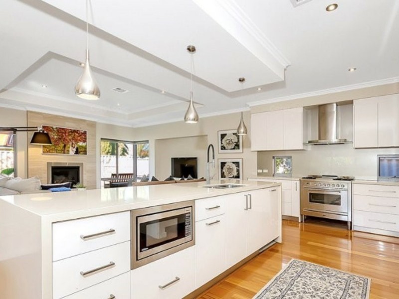 4 Arrowgrass Road, Canning Vale WA 6155