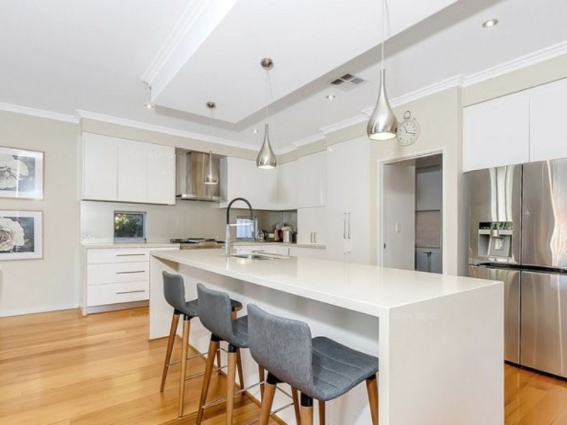 4 Arrowgrass Road, Canning Vale WA 6155