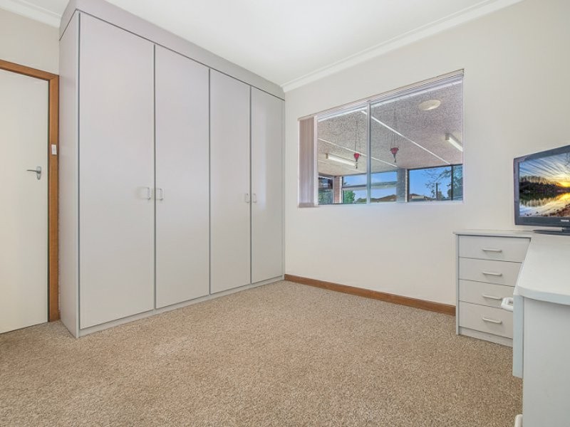 6 Probert Road, Thornlie WA 6108