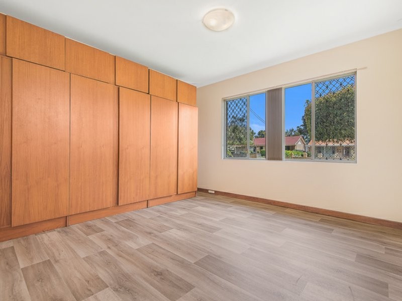 6 Probert Road, Thornlie WA 6108