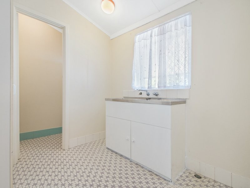 6 Probert Road, Thornlie WA 6108