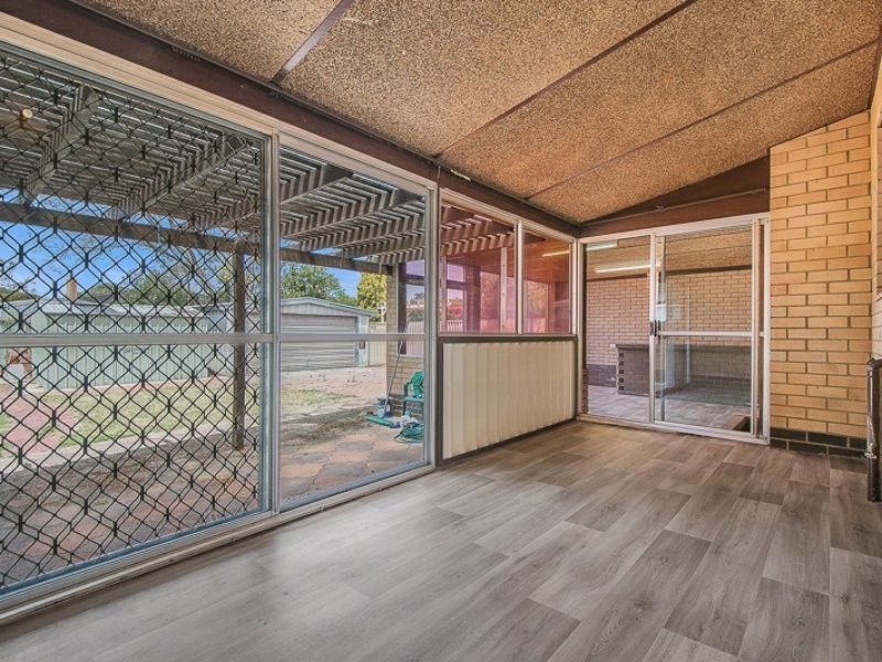 6 Probert Road, Thornlie WA 6108