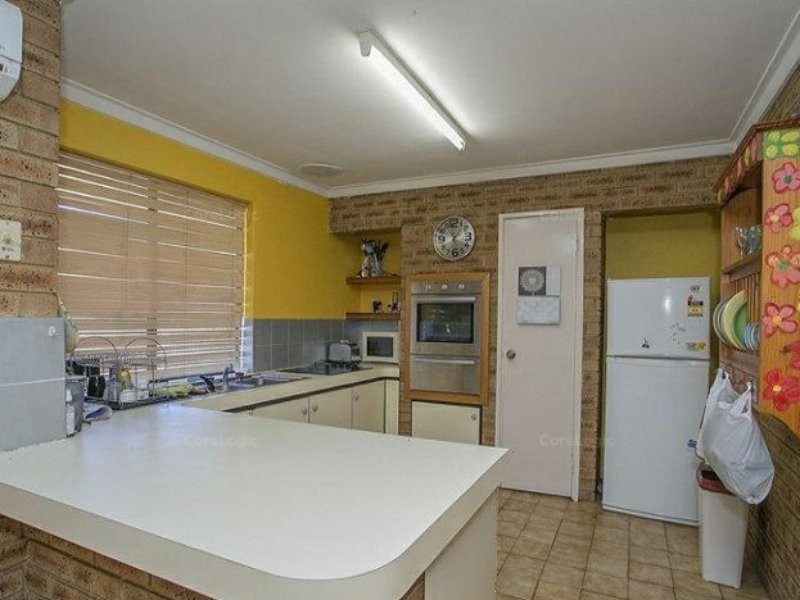 4B Bremer Place, Thornlie WA 6108