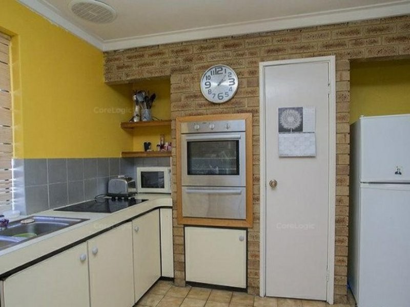 4B Bremer Place, Thornlie WA 6108