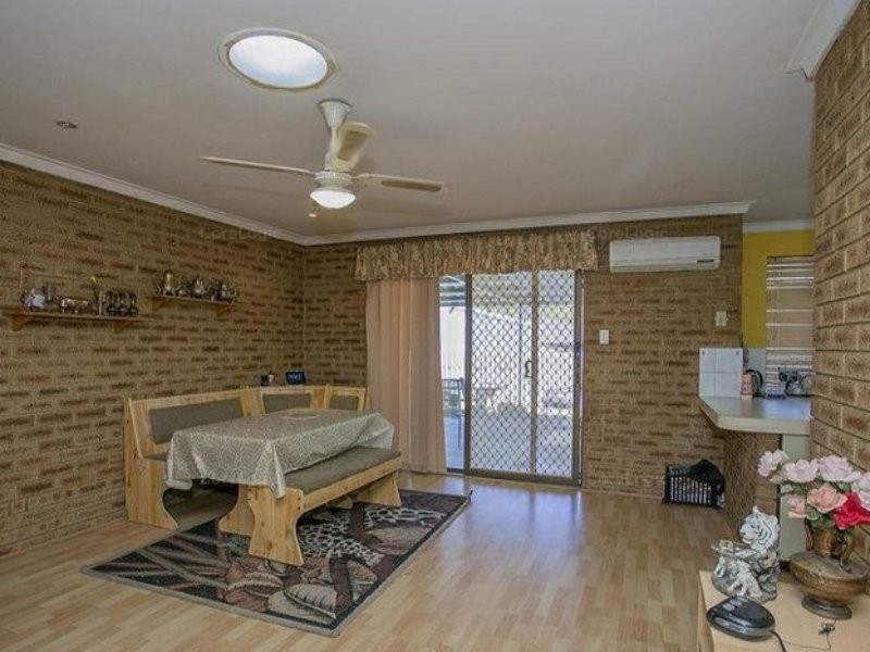 4B Bremer Place, Thornlie WA 6108