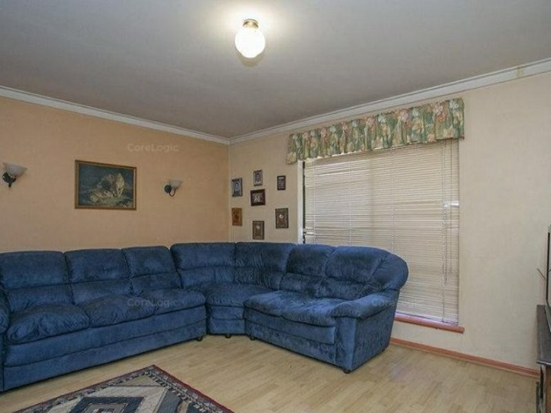 4B Bremer Place, Thornlie WA 6108