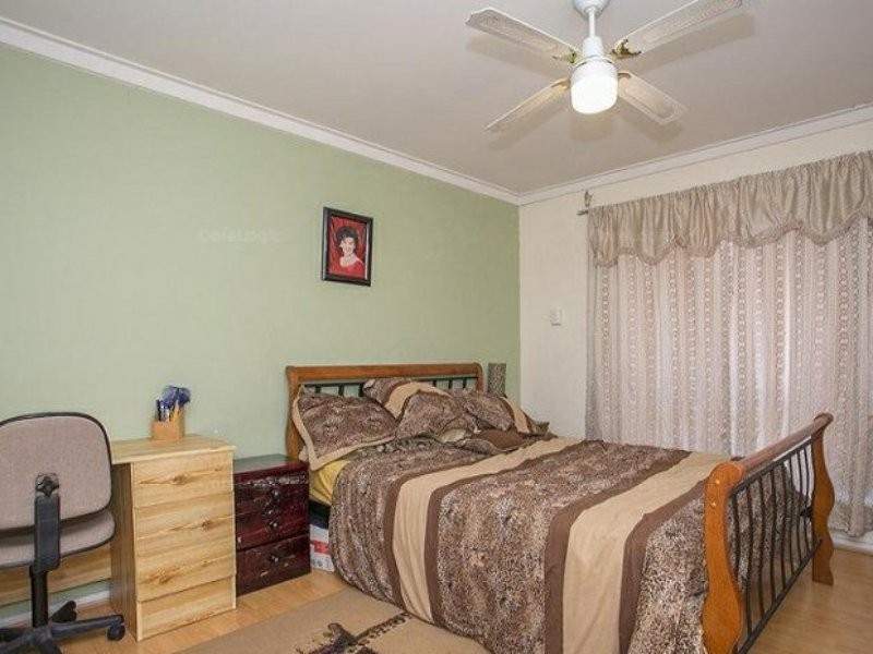 4B Bremer Place, Thornlie WA 6108