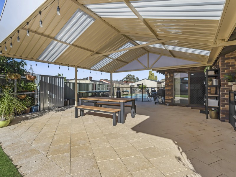 2 Crown Court, Thornlie WA 6108