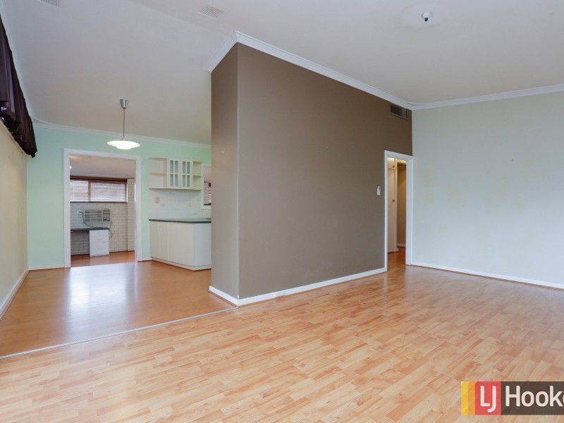 6 Coops Avenue, Thornlie WA 6108