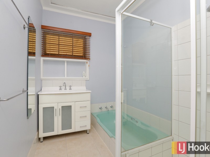 6 Coops Avenue, Thornlie WA 6108