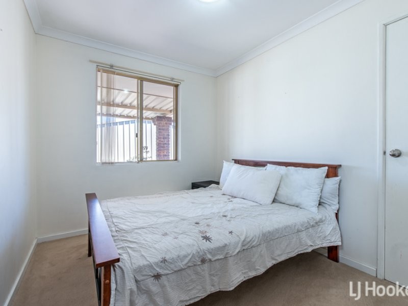 17 Chesterton Drive, Thornlie WA 6108