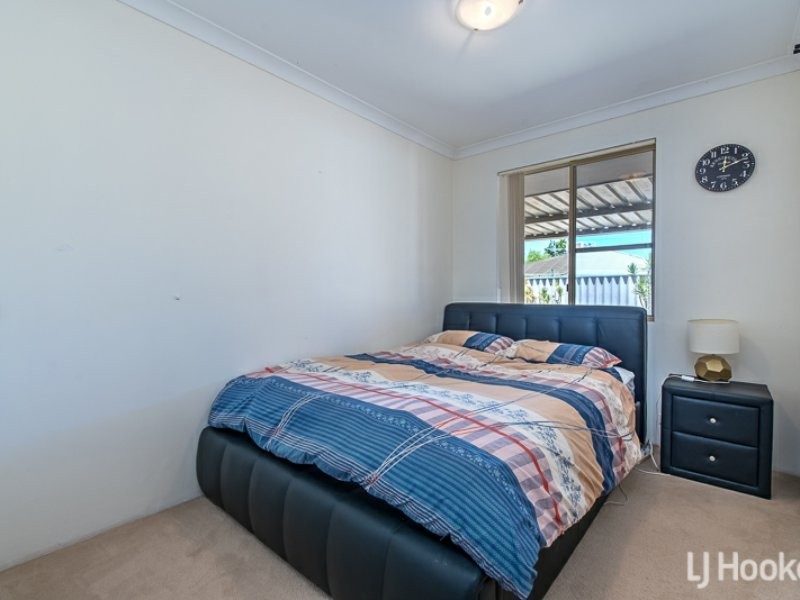 17 Chesterton Drive, Thornlie WA 6108