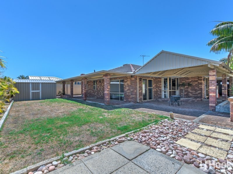 17 Chesterton Drive, Thornlie WA 6108