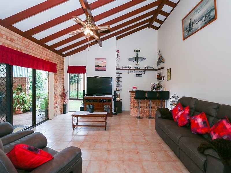 7 Crown Court, Thornlie WA 6108