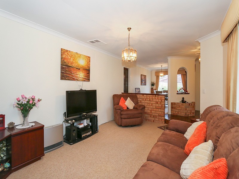 7 Crown Court, Thornlie WA 6108