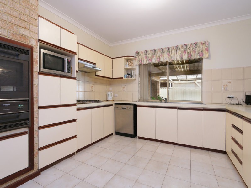 13 Newenden Street, Maddington WA 6109