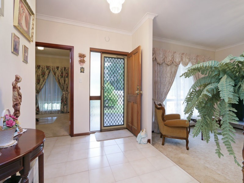 13 Newenden Street, Maddington WA 6109