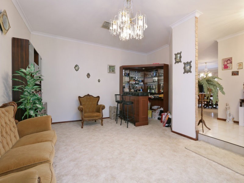 13 Newenden Street, Maddington WA 6109