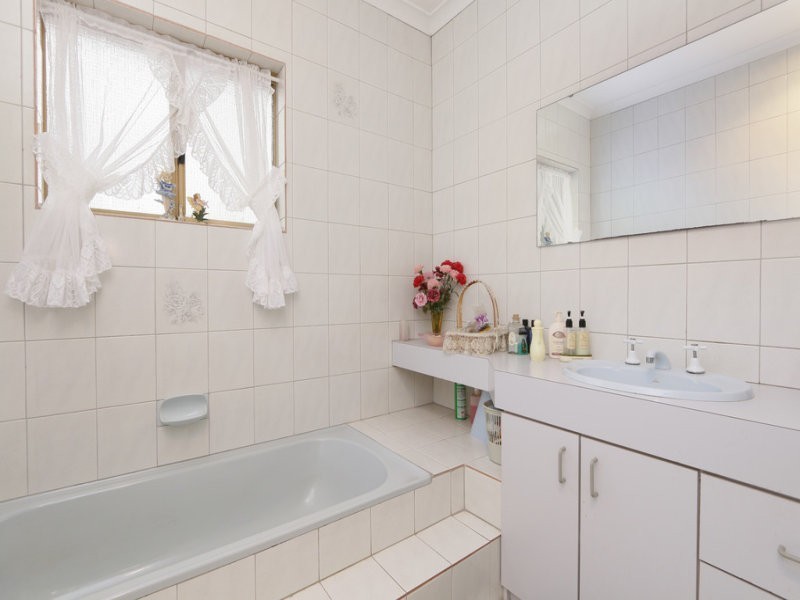 13 Newenden Street, Maddington WA 6109