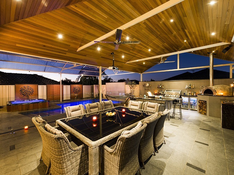 16 Rufford Lane, Canning Vale WA 6155