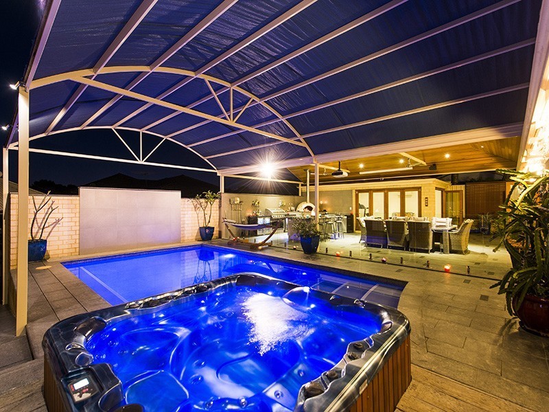 16 Rufford Lane, Canning Vale WA 6155