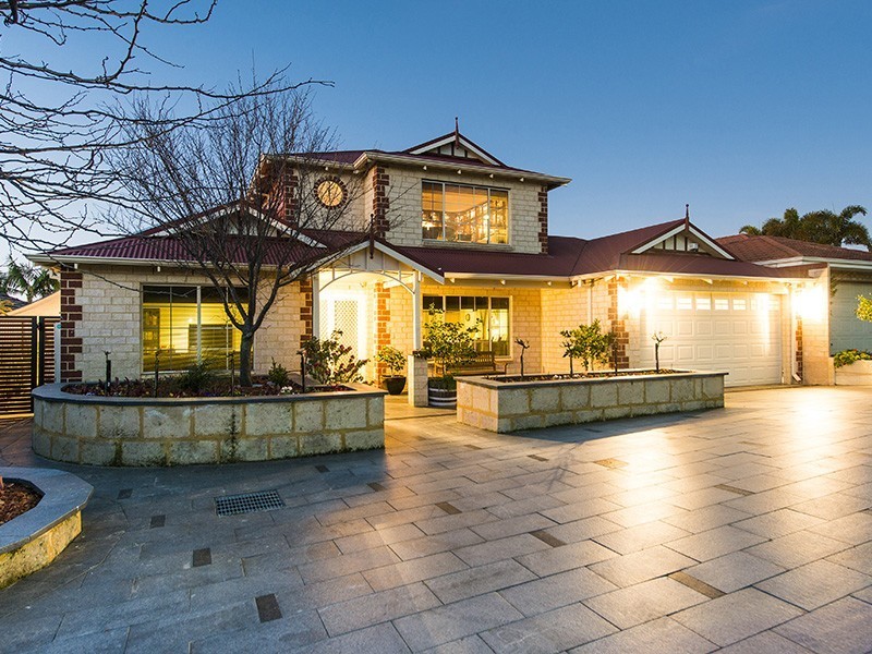 16 Rufford Lane, Canning Vale WA 6155