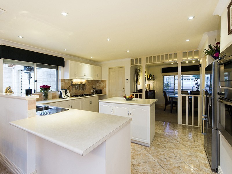 16 Rufford Lane, Canning Vale WA 6155