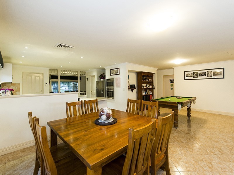 16 Rufford Lane, Canning Vale WA 6155