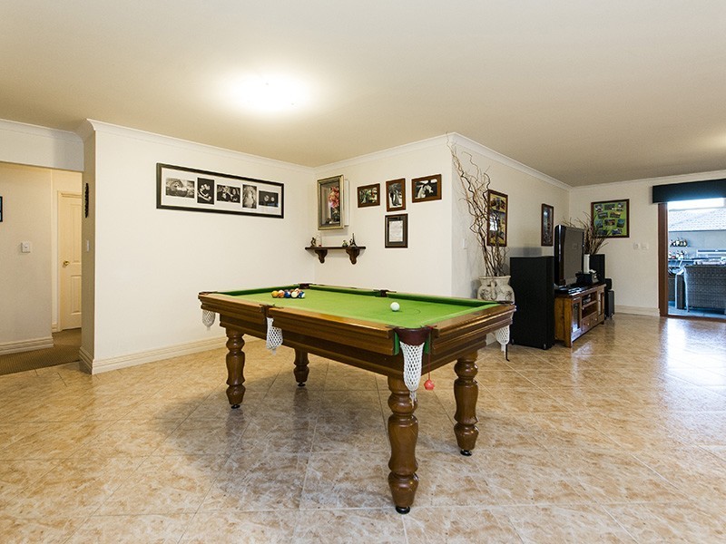 16 Rufford Lane, Canning Vale WA 6155