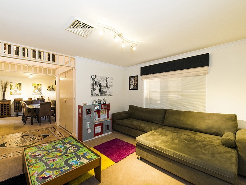 16 Rufford Lane, Canning Vale WA 6155